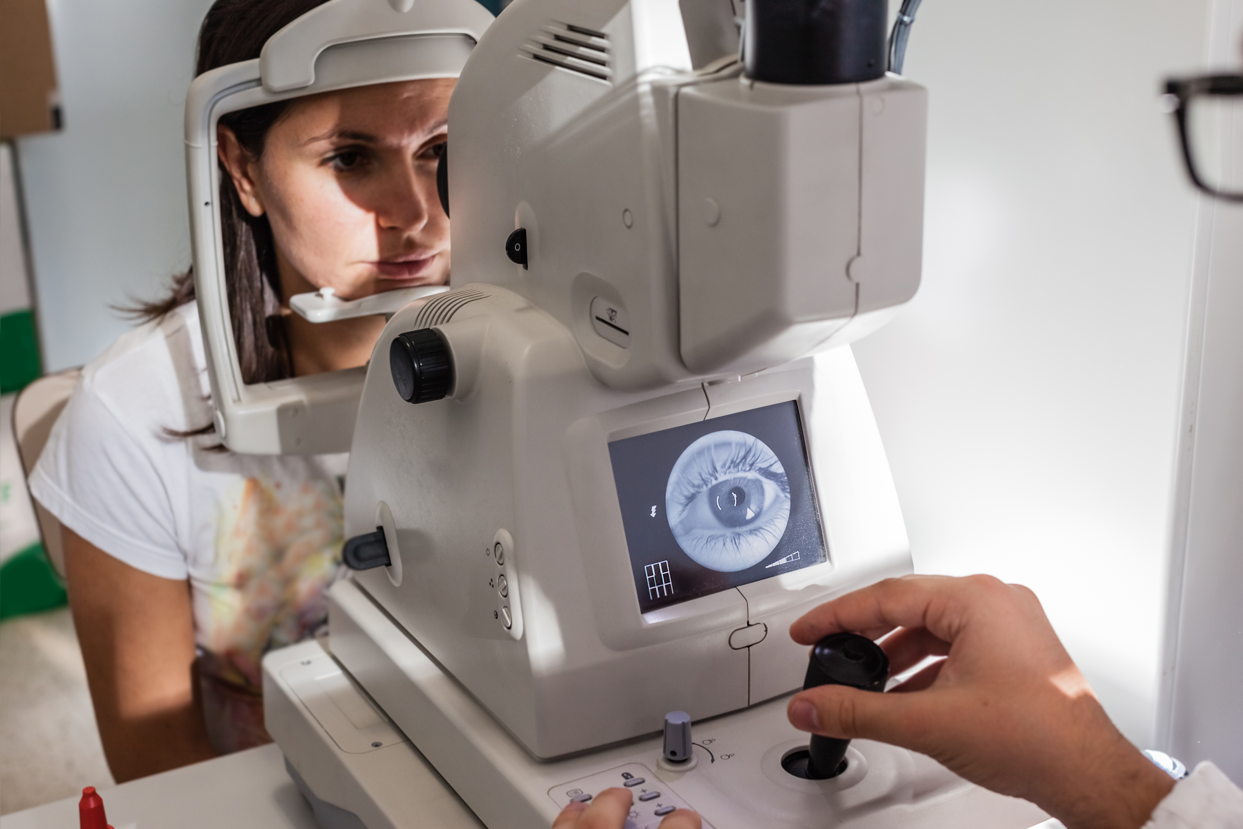 Could a simple eye test detect the early signs of a rare form of