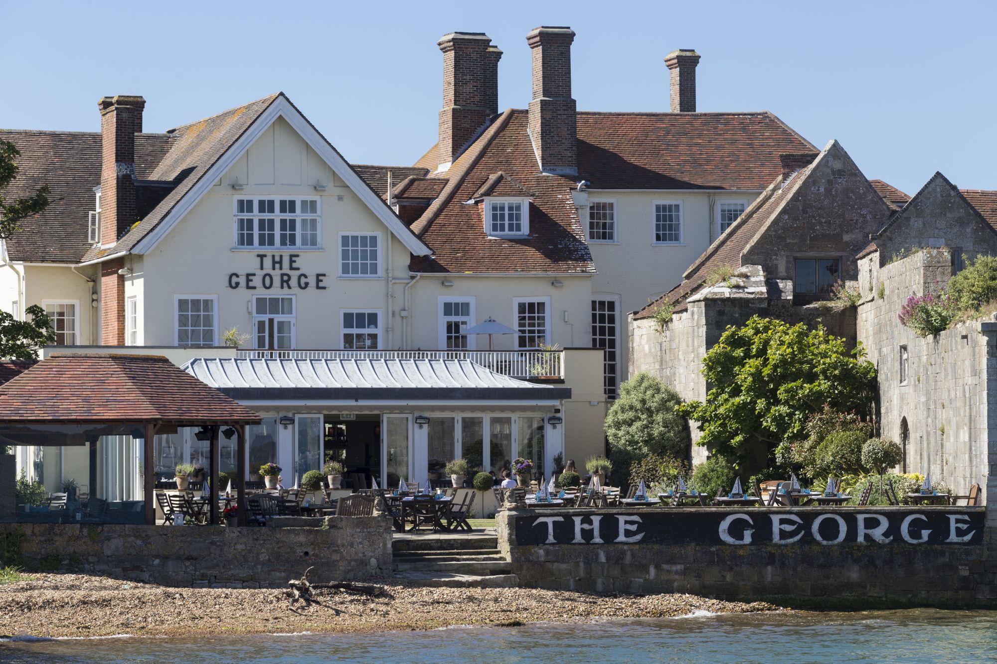 The George Hotel exterior