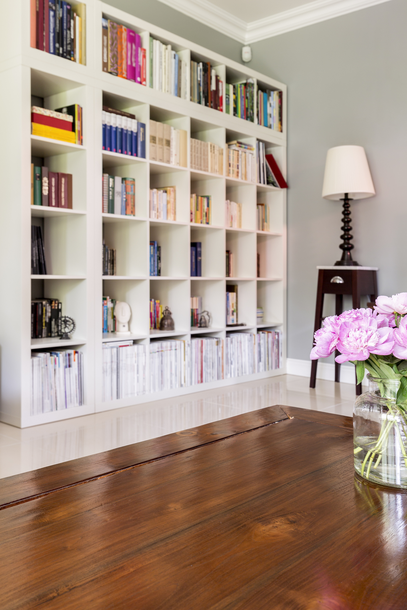 A perfectly-organised bookcase (Thinkstock/PA)