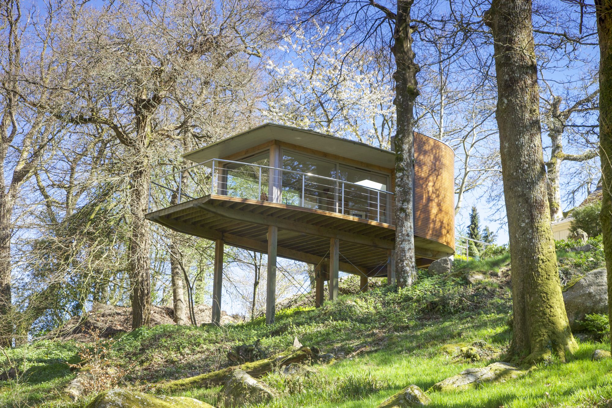 The treehouse retreat (Olivers Travels/PA)