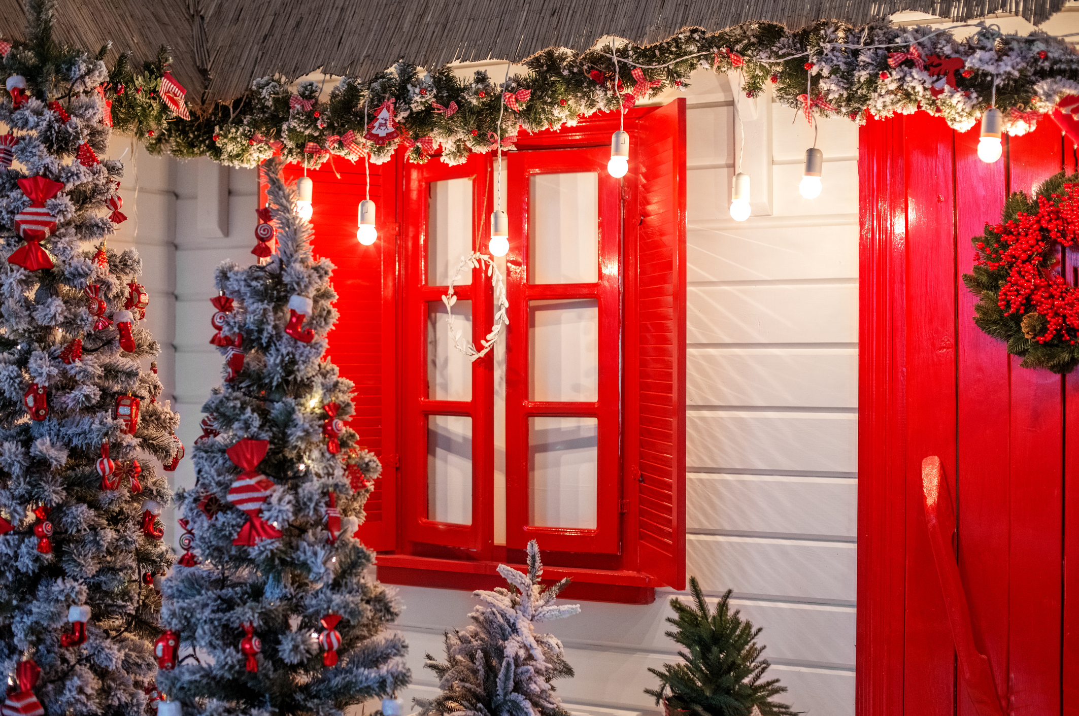 garlands framing an entrance (Thinkstock/PA)