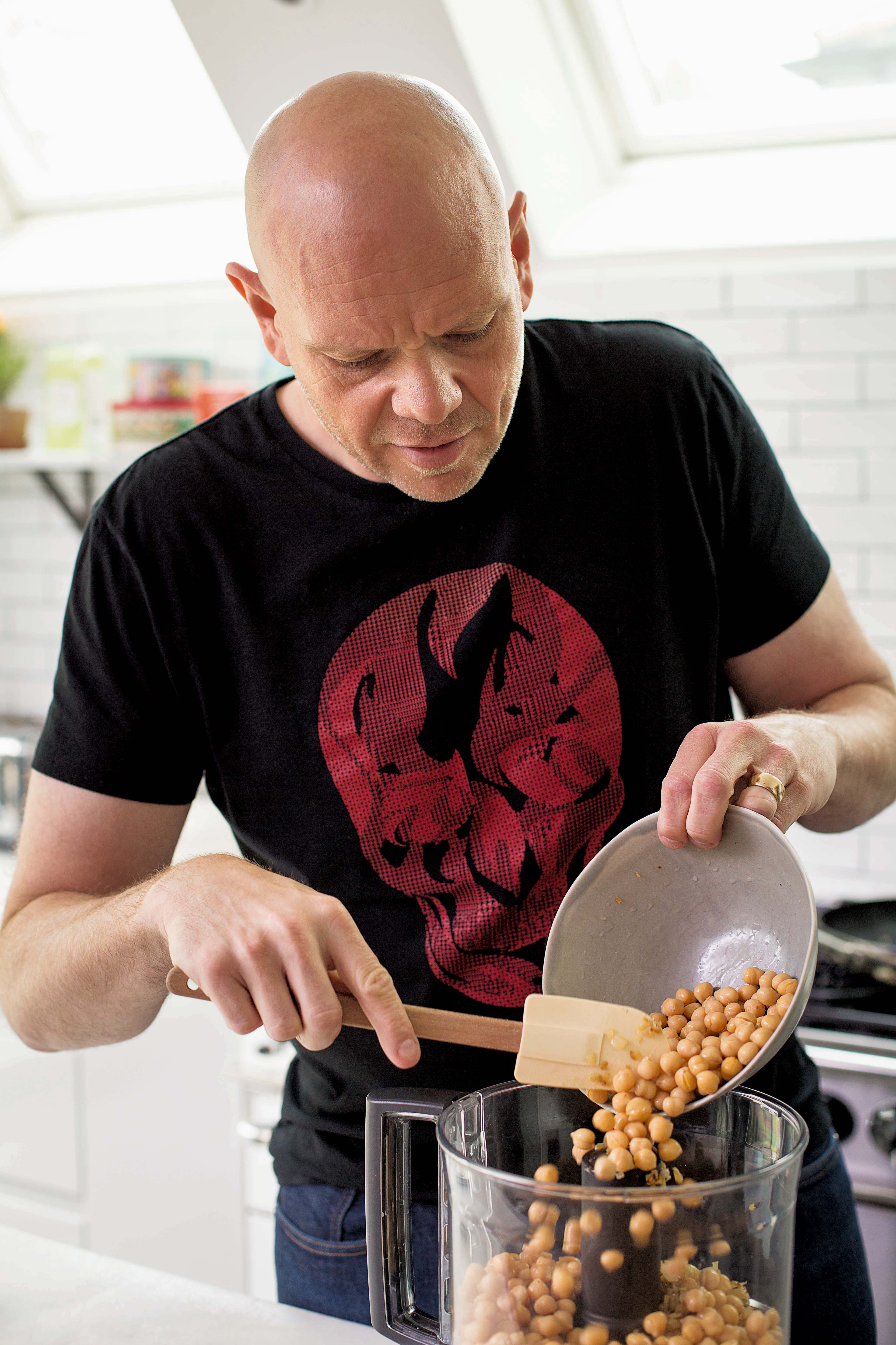 Tom making baked falafel with tzatziki from Lose Weight For Good (© Cristian Barnett)