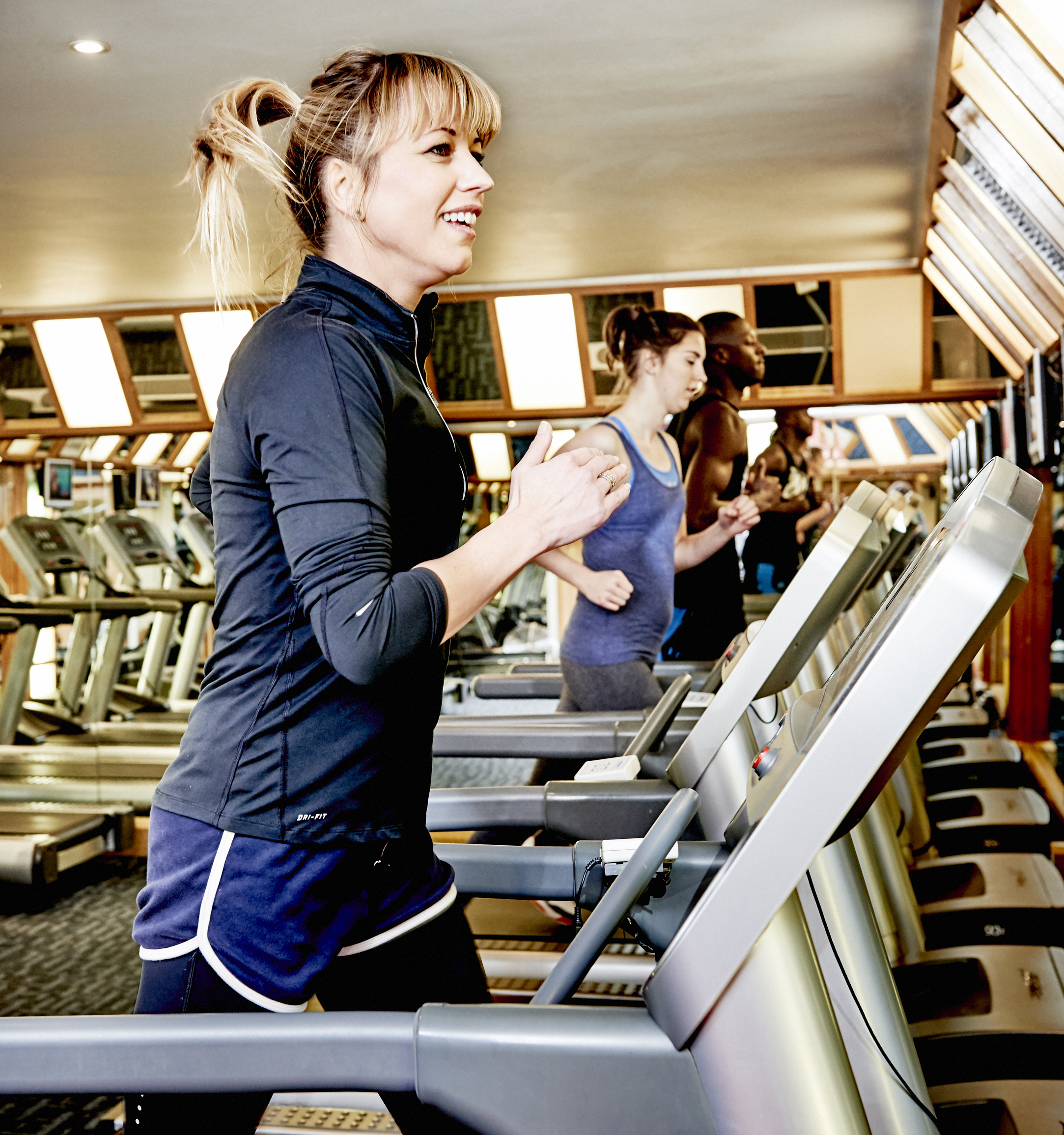 Sara Cox working out (ACUVUE/PA)