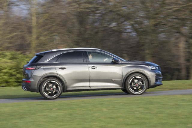 A sloping roofline gives the DS7 Crossback a sleek look
