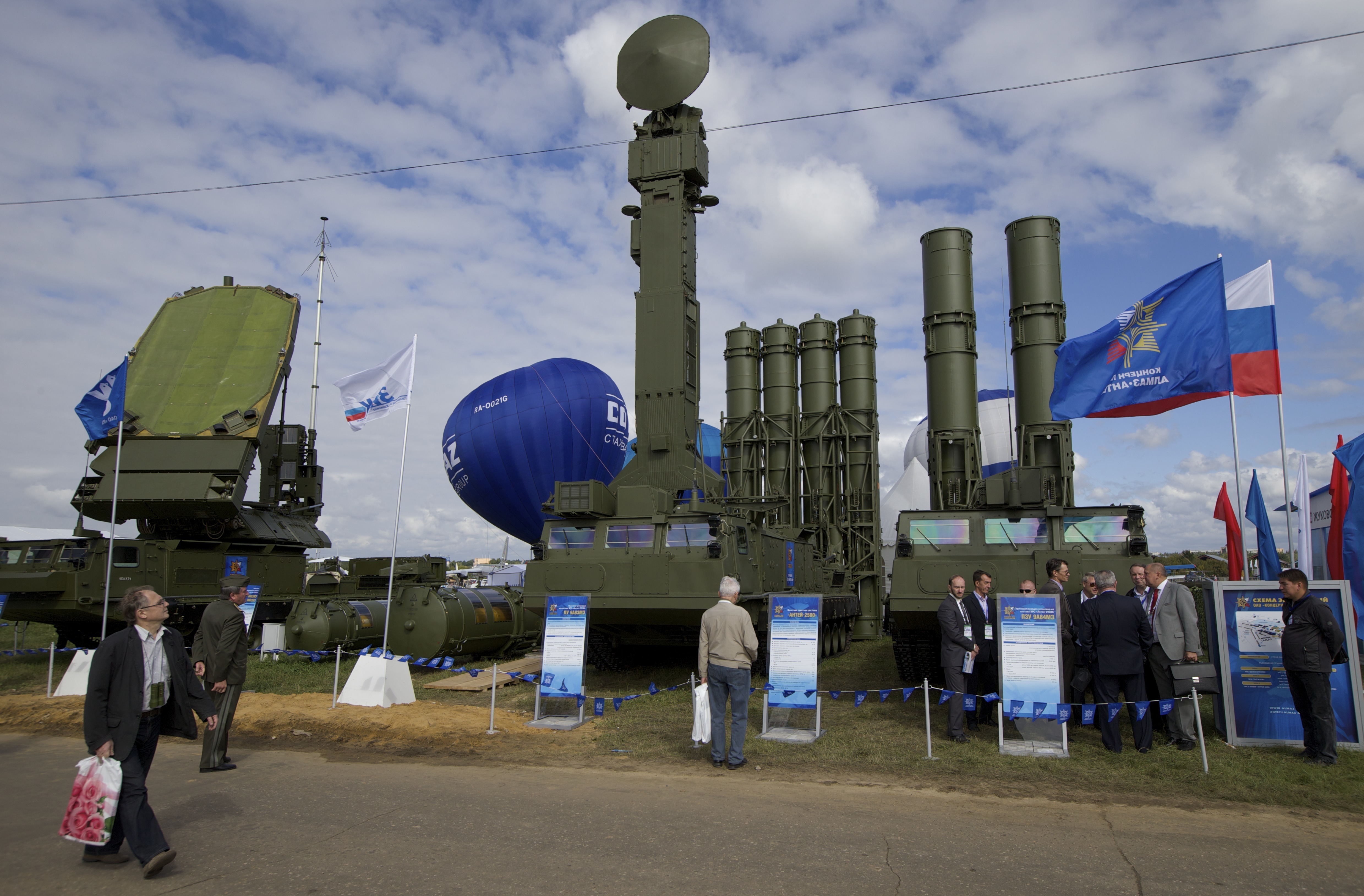 The Russian air defence system missile system Antey 2500, or S-300 VM 
