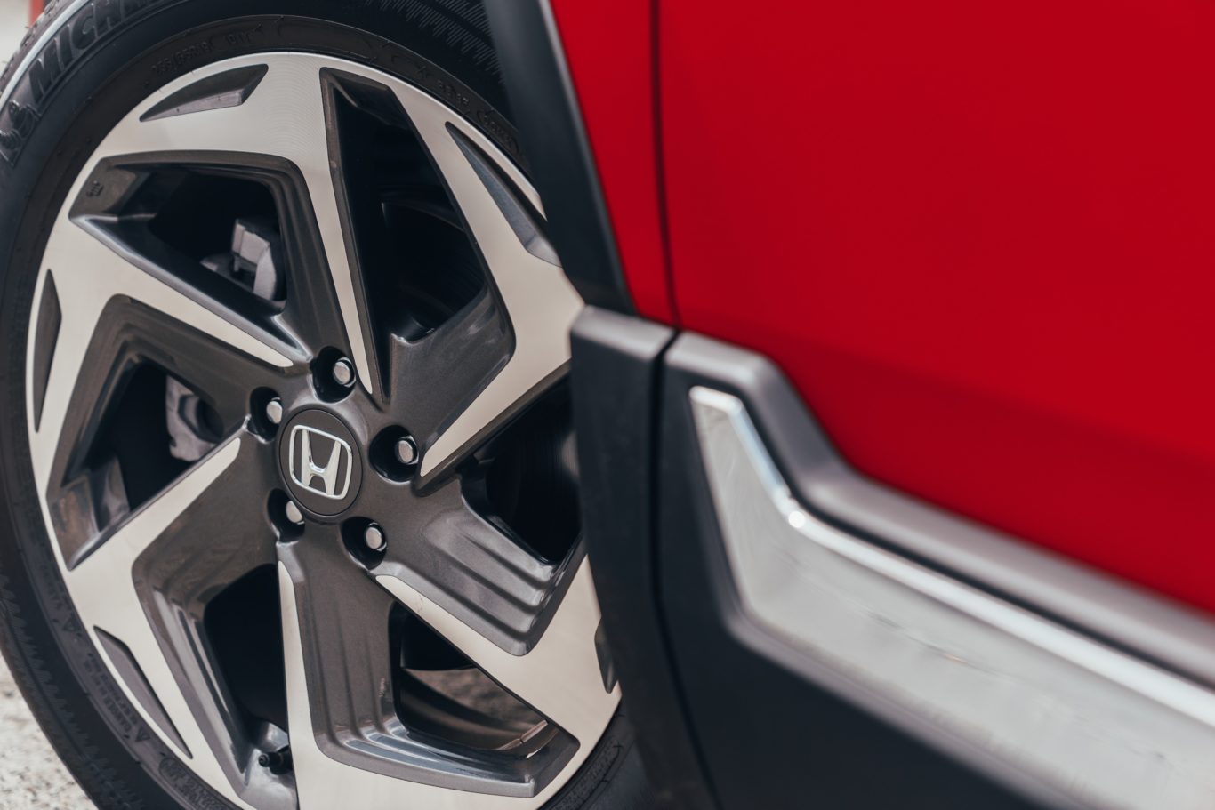 Intricate alloy wheels designs help give the CR-V a premium air