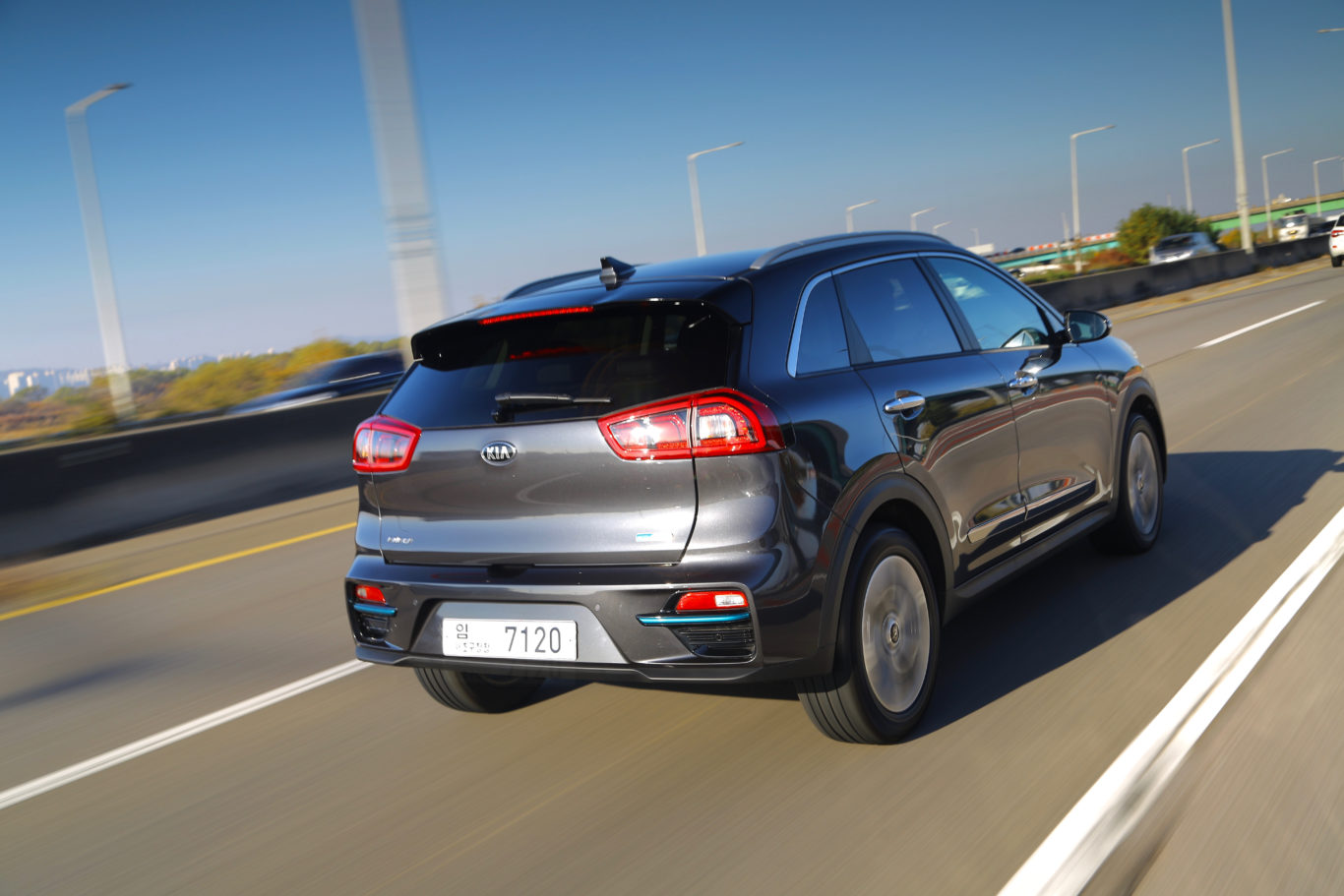 The e-Niro can travel a claimed 282 miles on a single charge