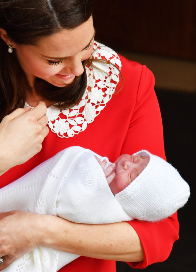 Newborn Prince Louis held by his mother Kate on the steps of the Lindo Wing