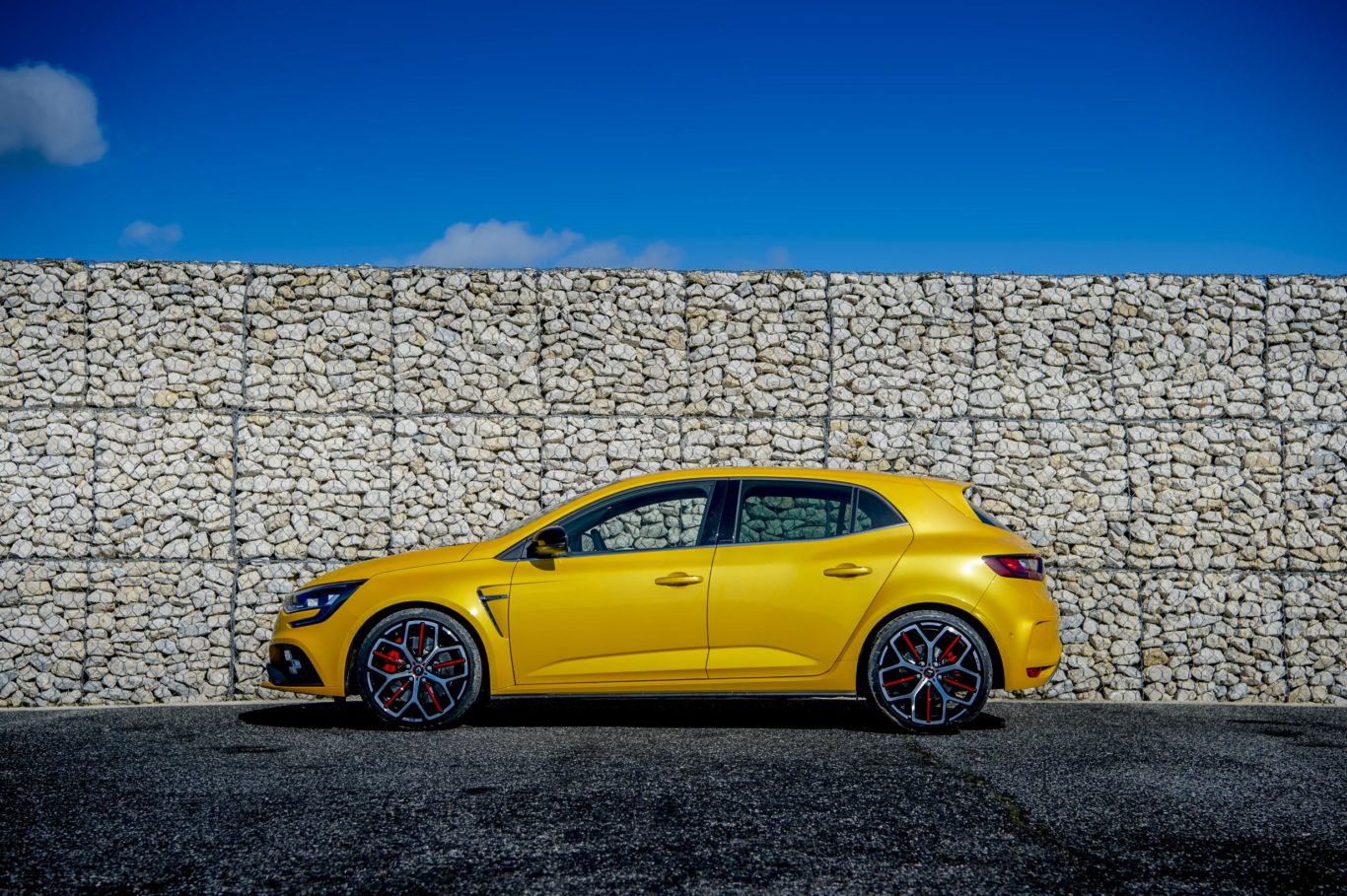 First deliveries of the Megane R.S. Trophy are expected to commence in February 2019