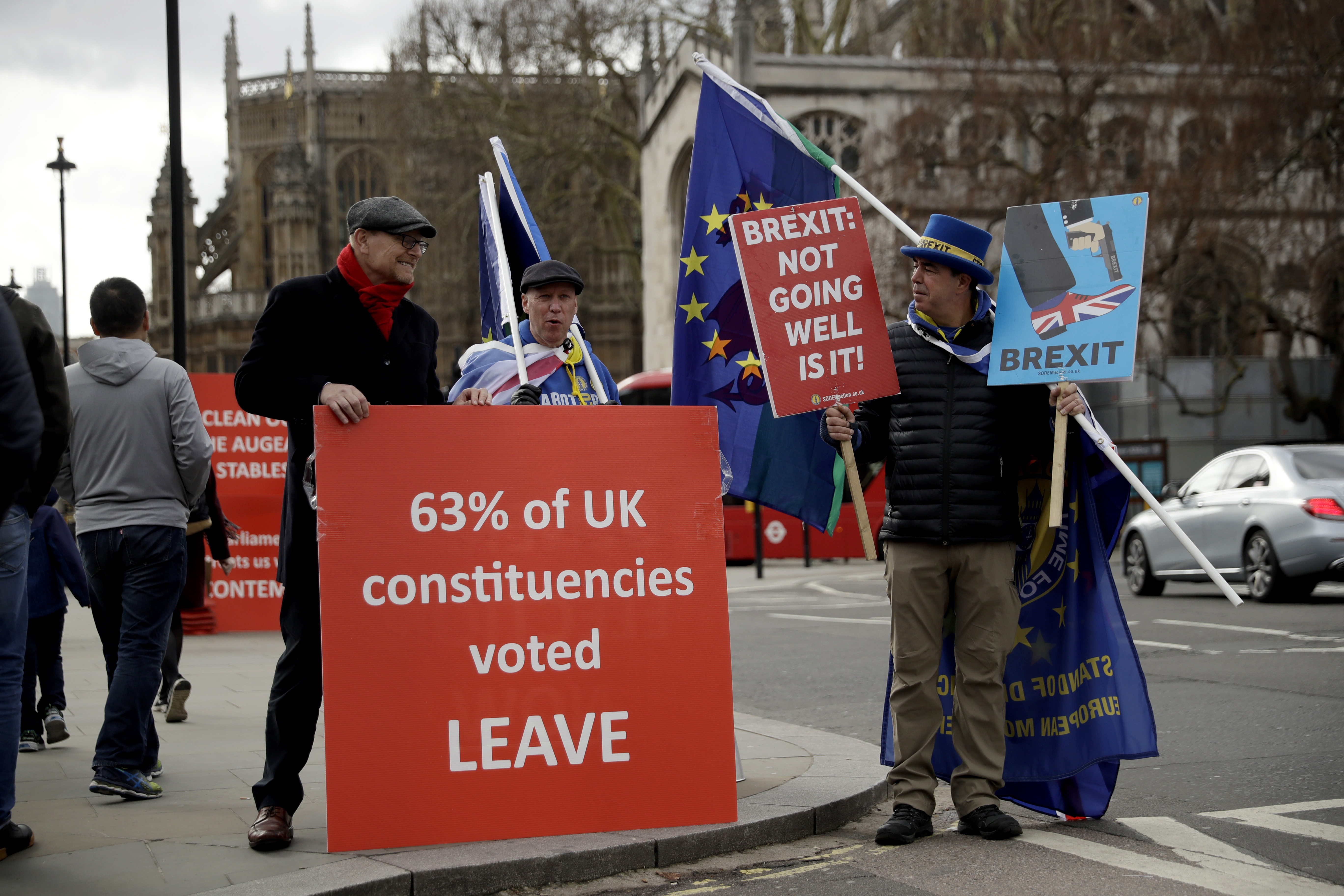 Pro and anti brexit supporters