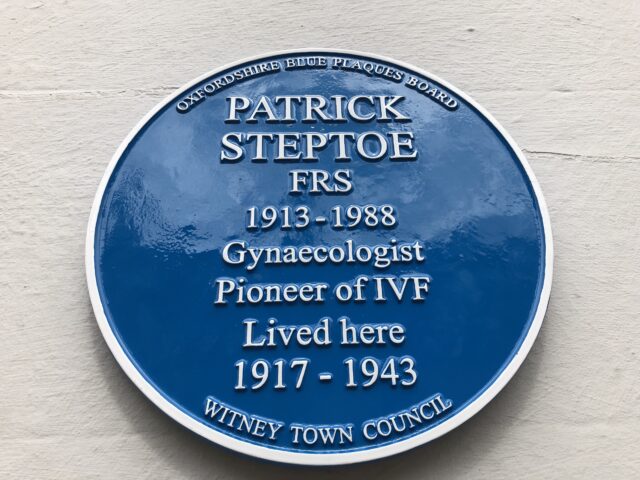 The blue plaque to honour IVF pioneer Patrick Steptoe outside his childhood home in Witney, Oxfordshire. (Bourn Hall Fertility Clinic/ PA)