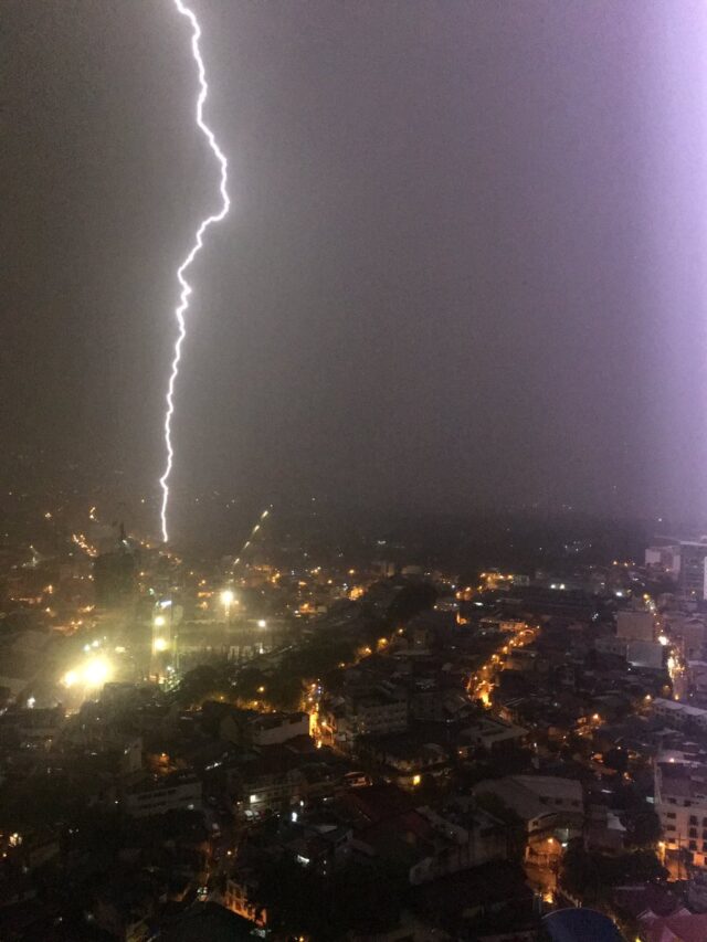 The lightning bolt strike in Mandaluyong, Philippines (Nathan Daniel Sison/PA)