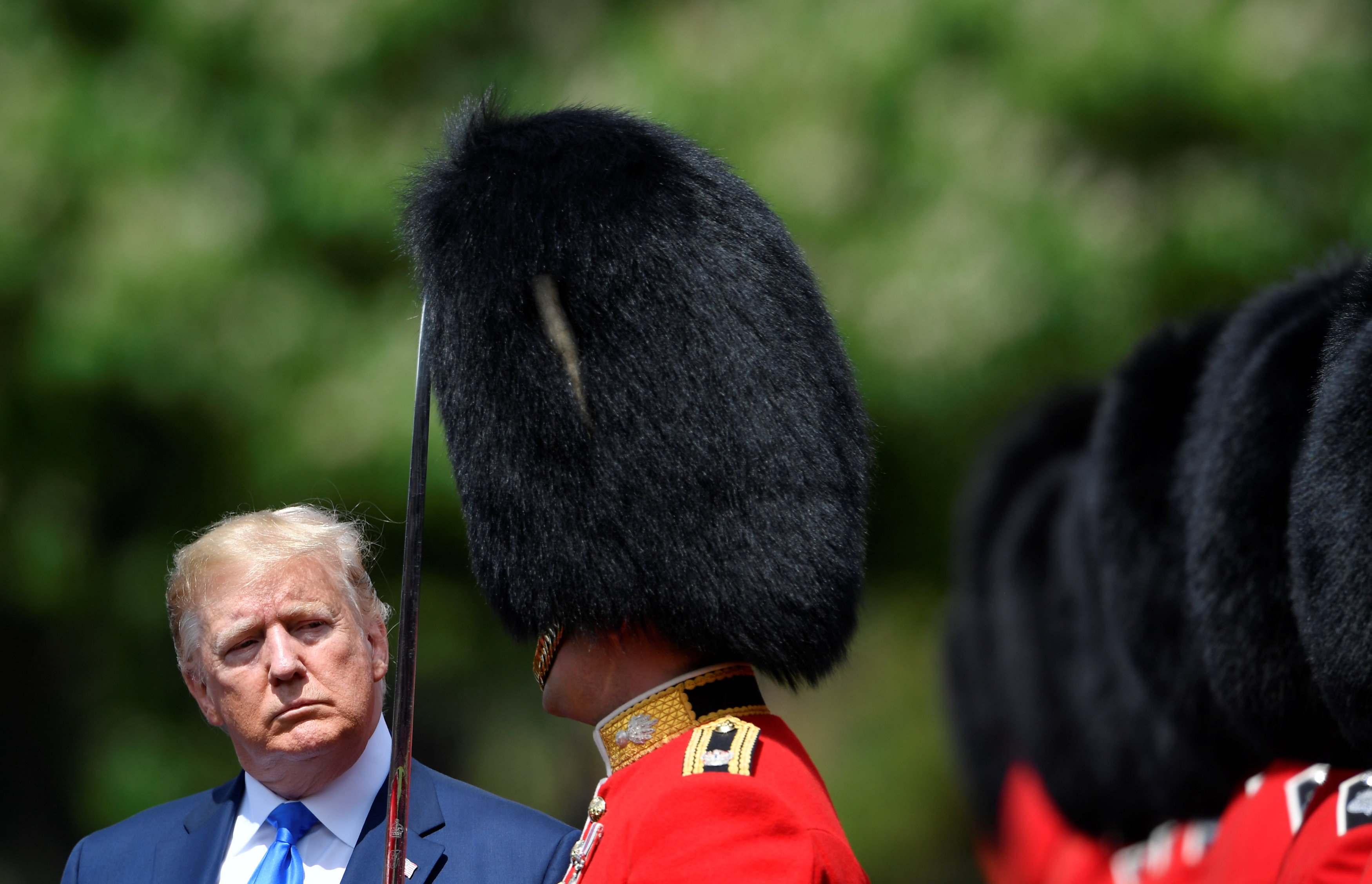The US President inspects a royal guard