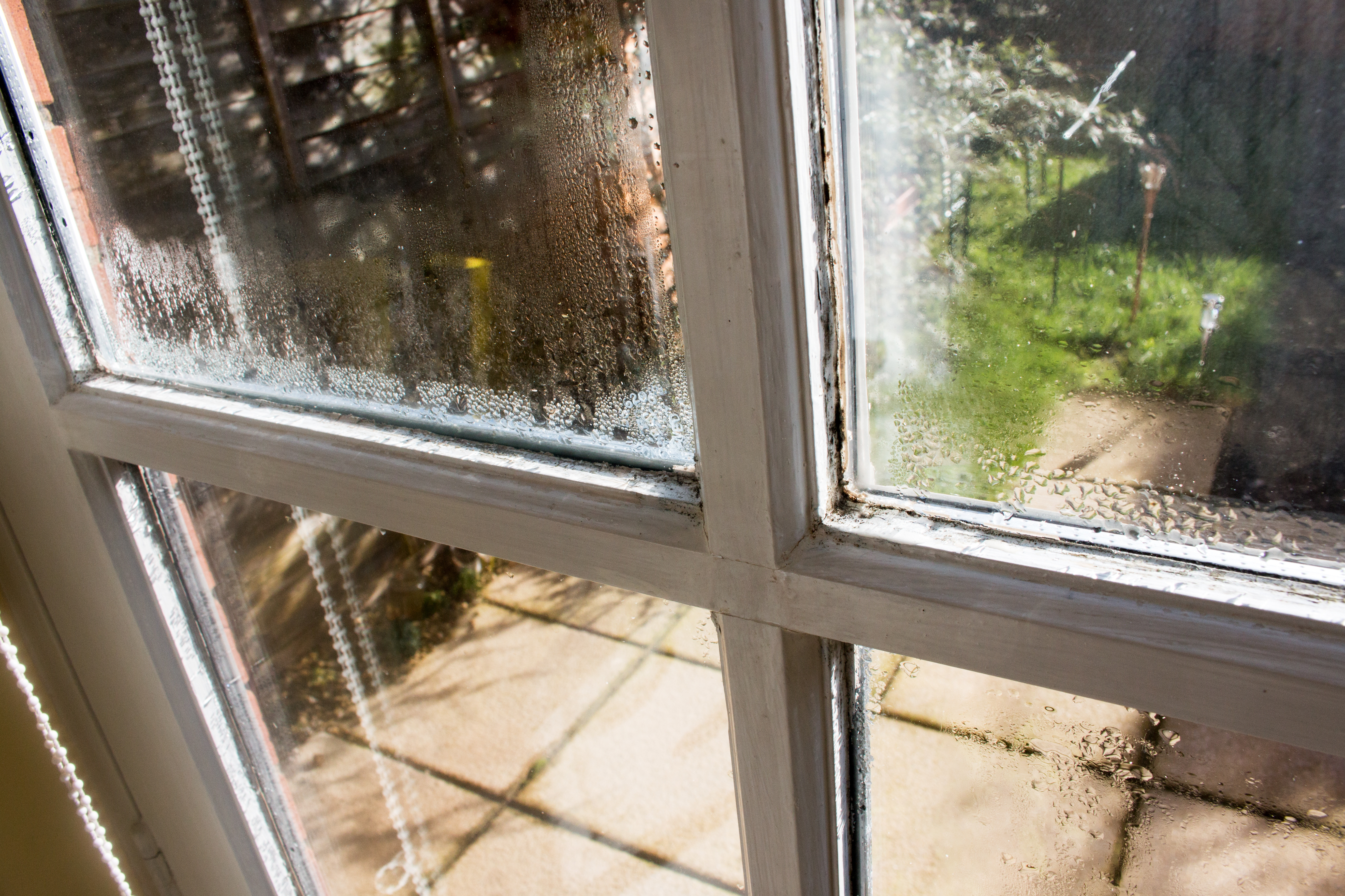 Poorly insulated window