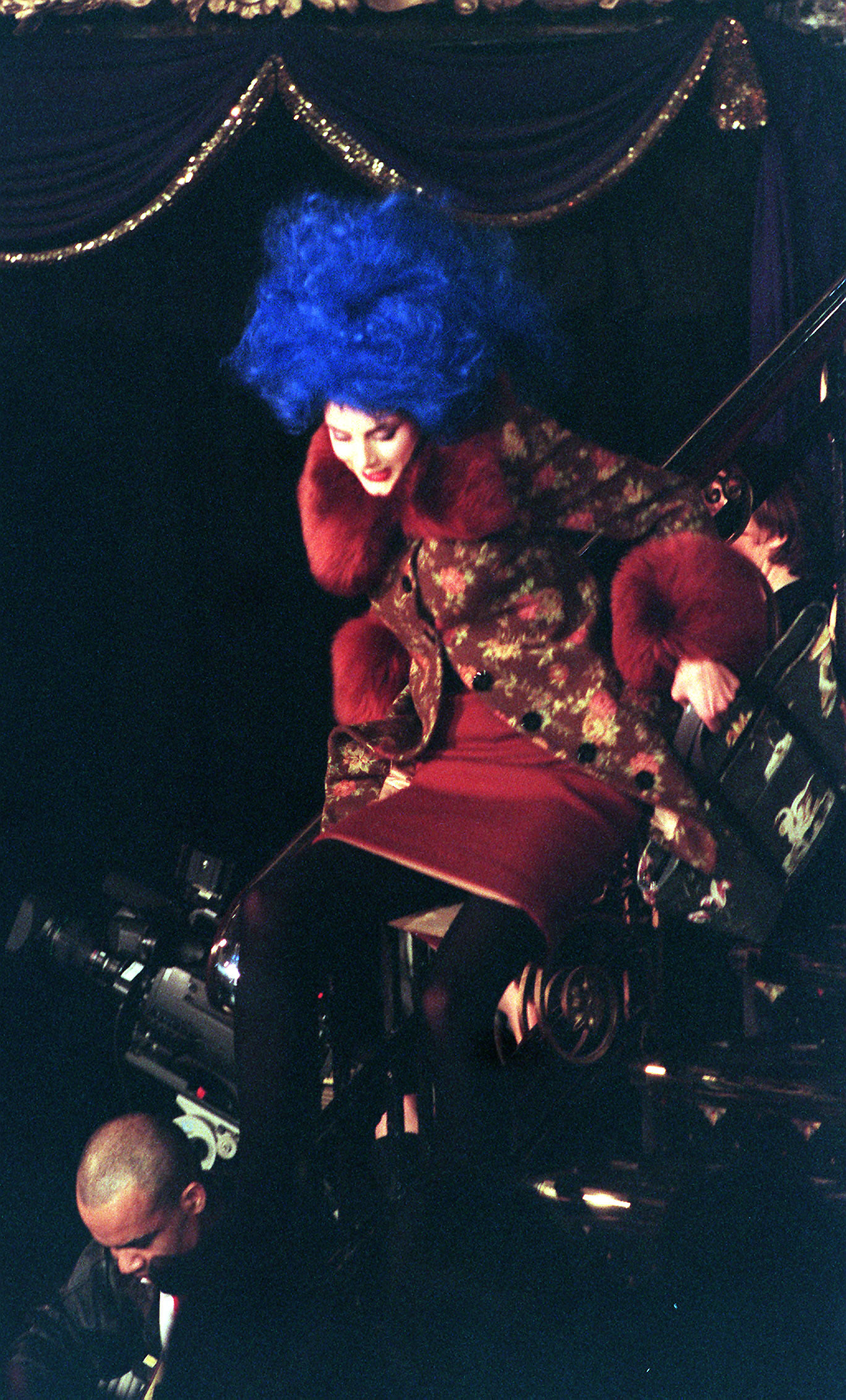 Honor Fraser falling