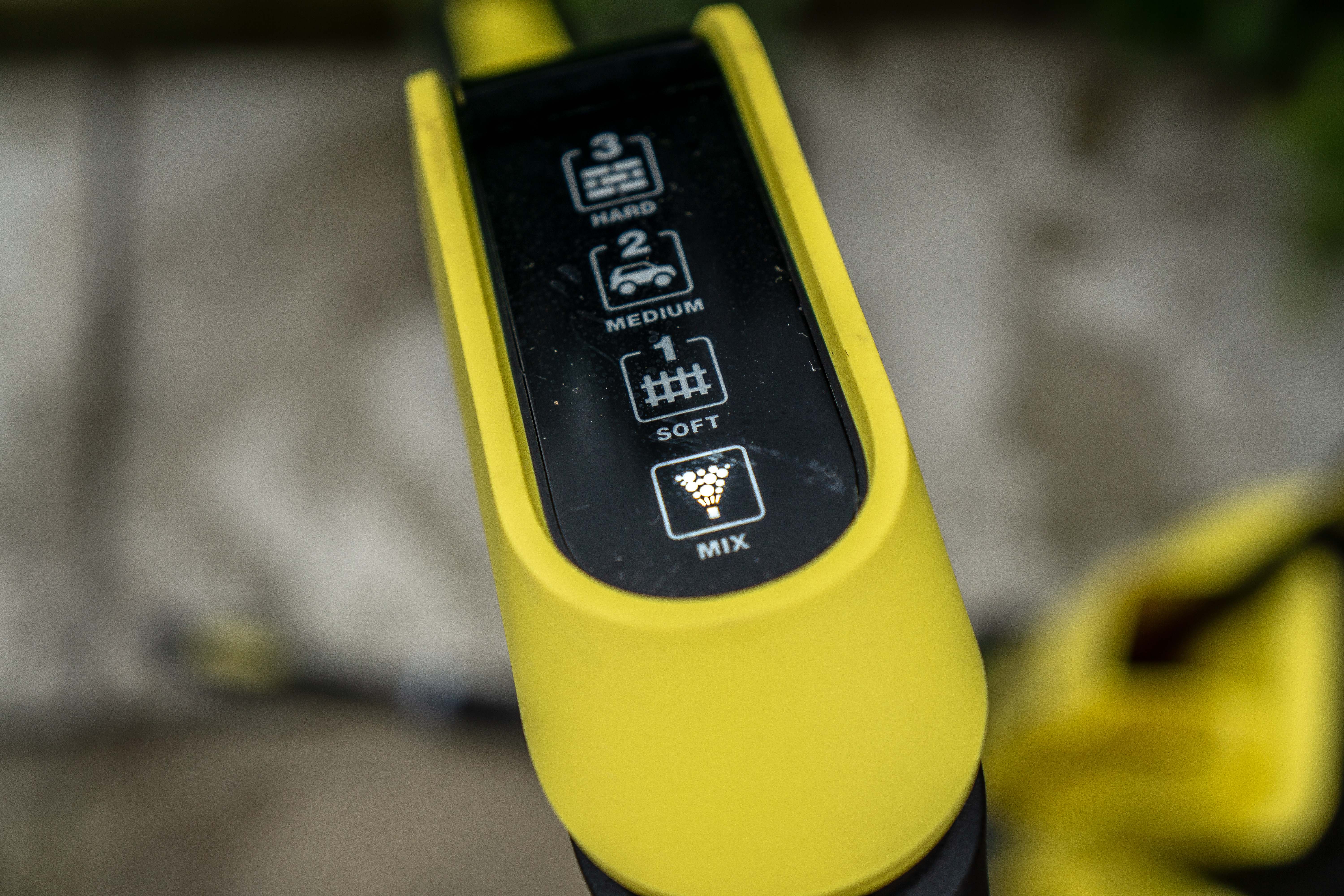 The Karcher's lance displays which power setting you're using