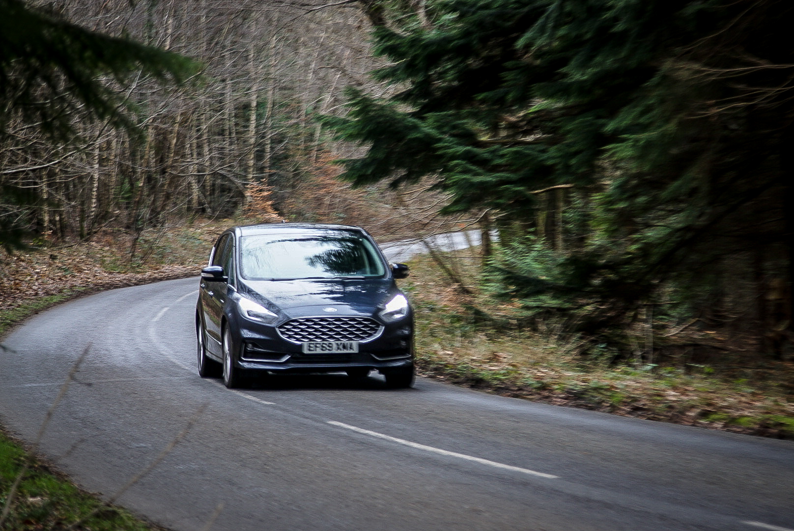 The S-Max corners surprisingly keenly