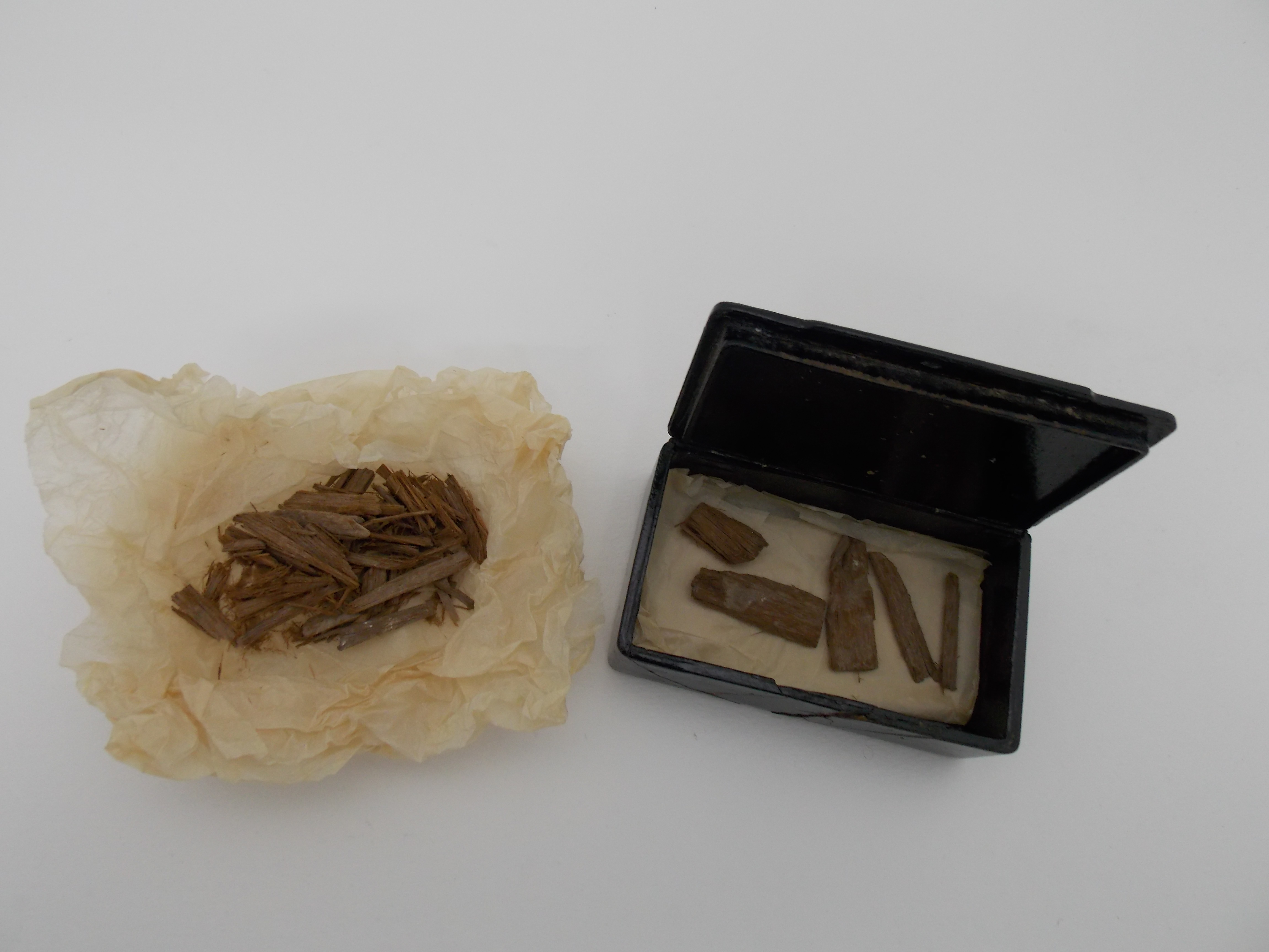 Wood fragments and box