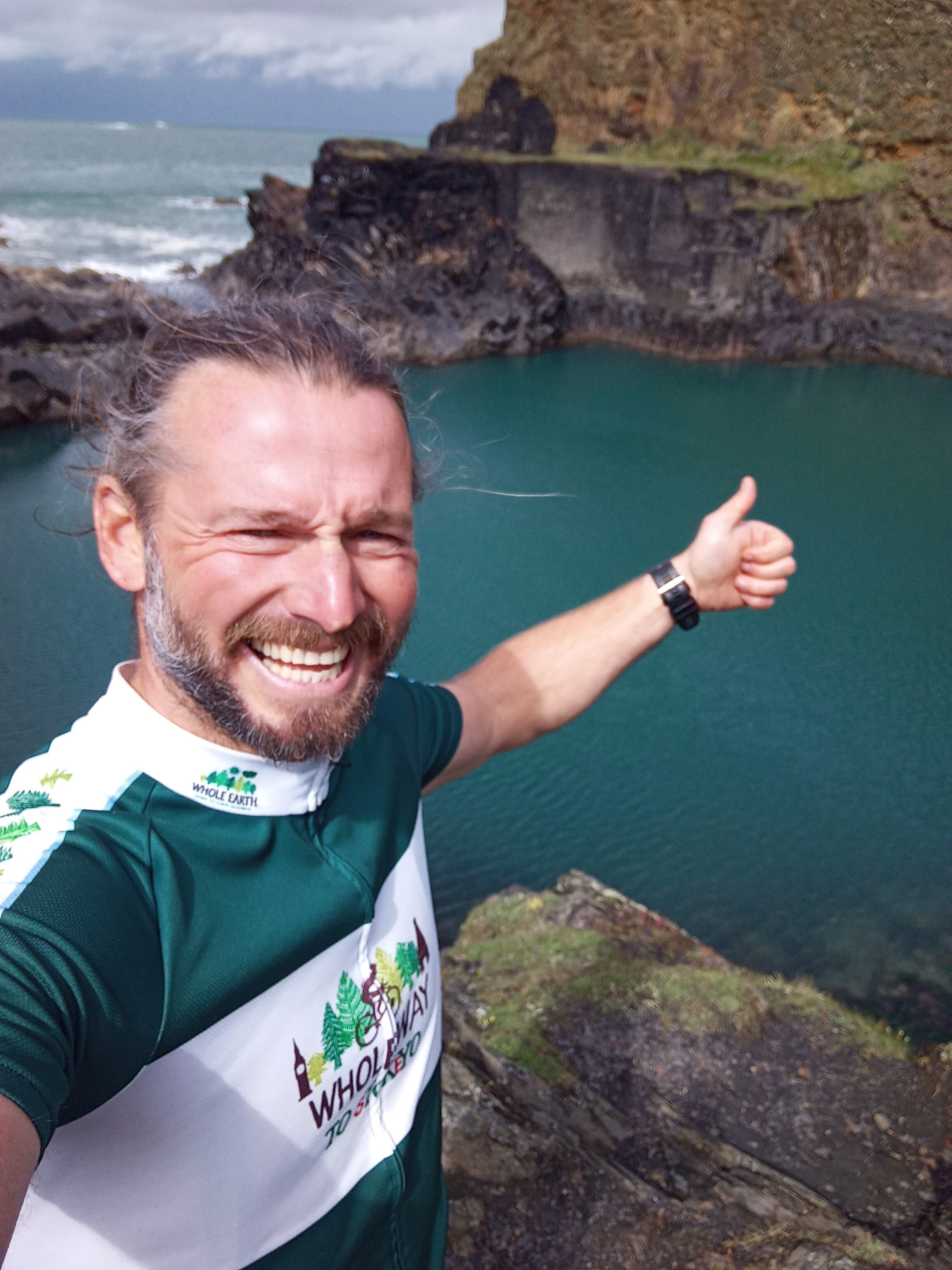 Jamie Ramsay taking a selfie with his thumbs up