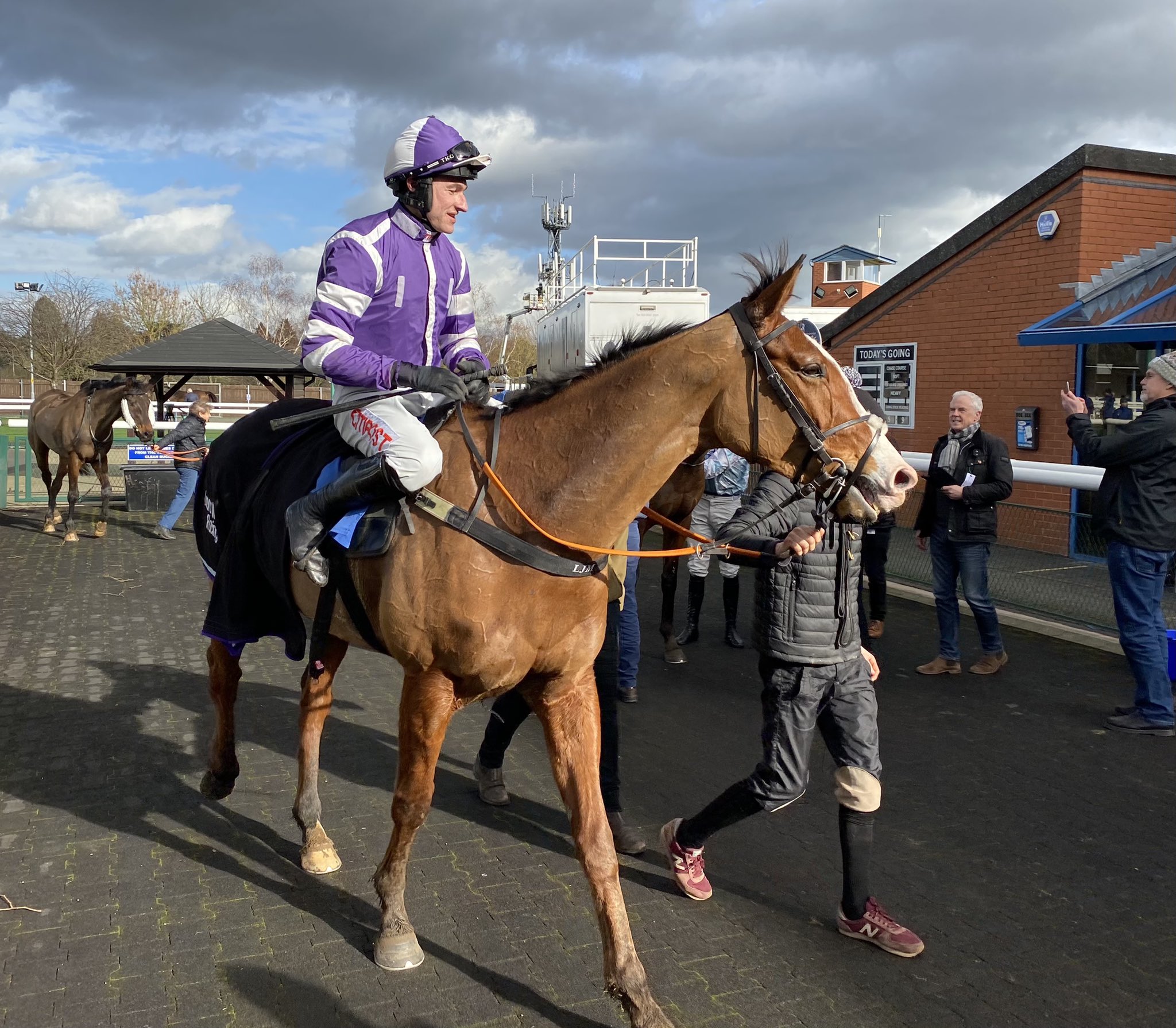 Radetzky March returns victorious, after initiating a double for Laura Morgan