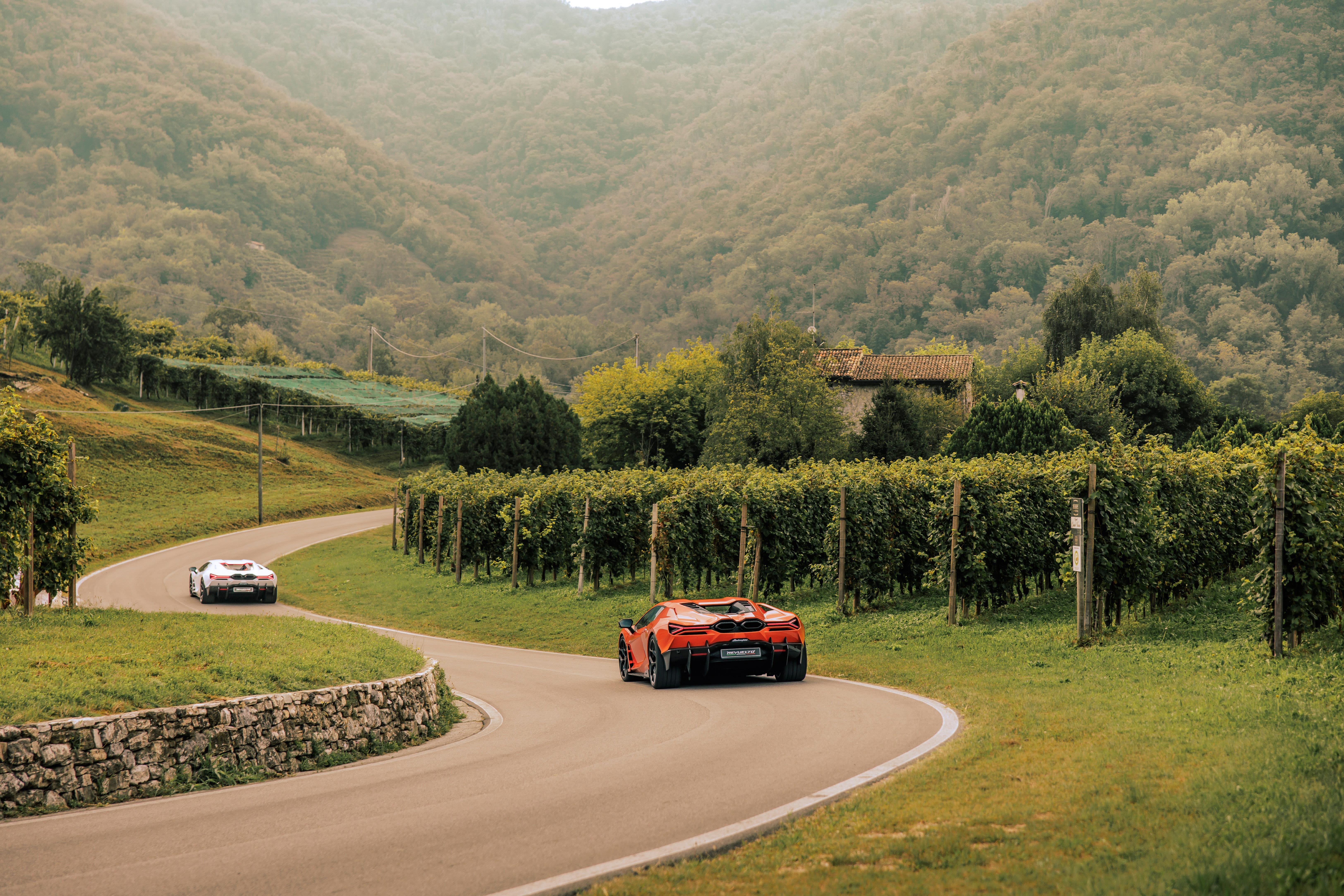 Lamborghini Revuelto