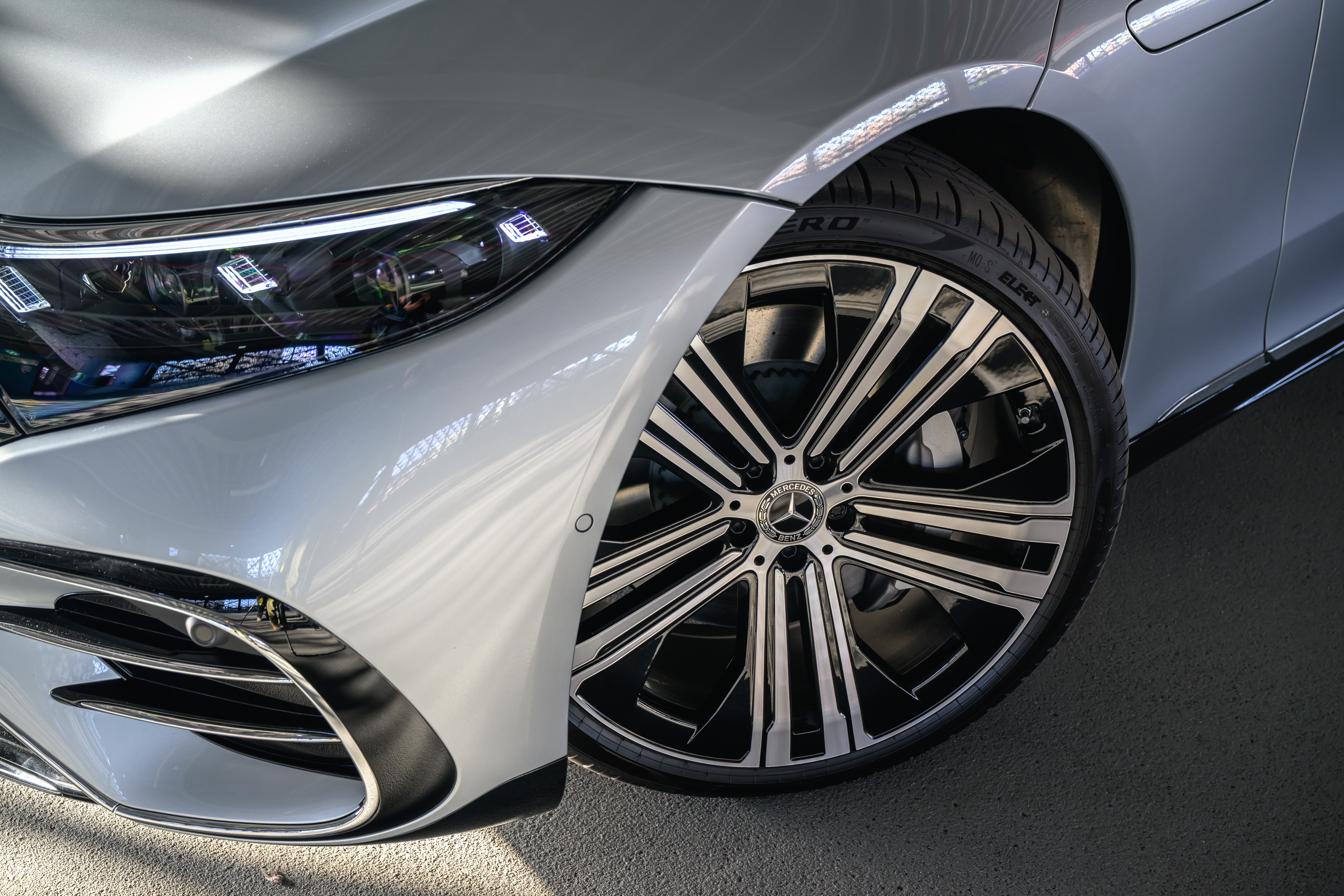 Mercedes EQS