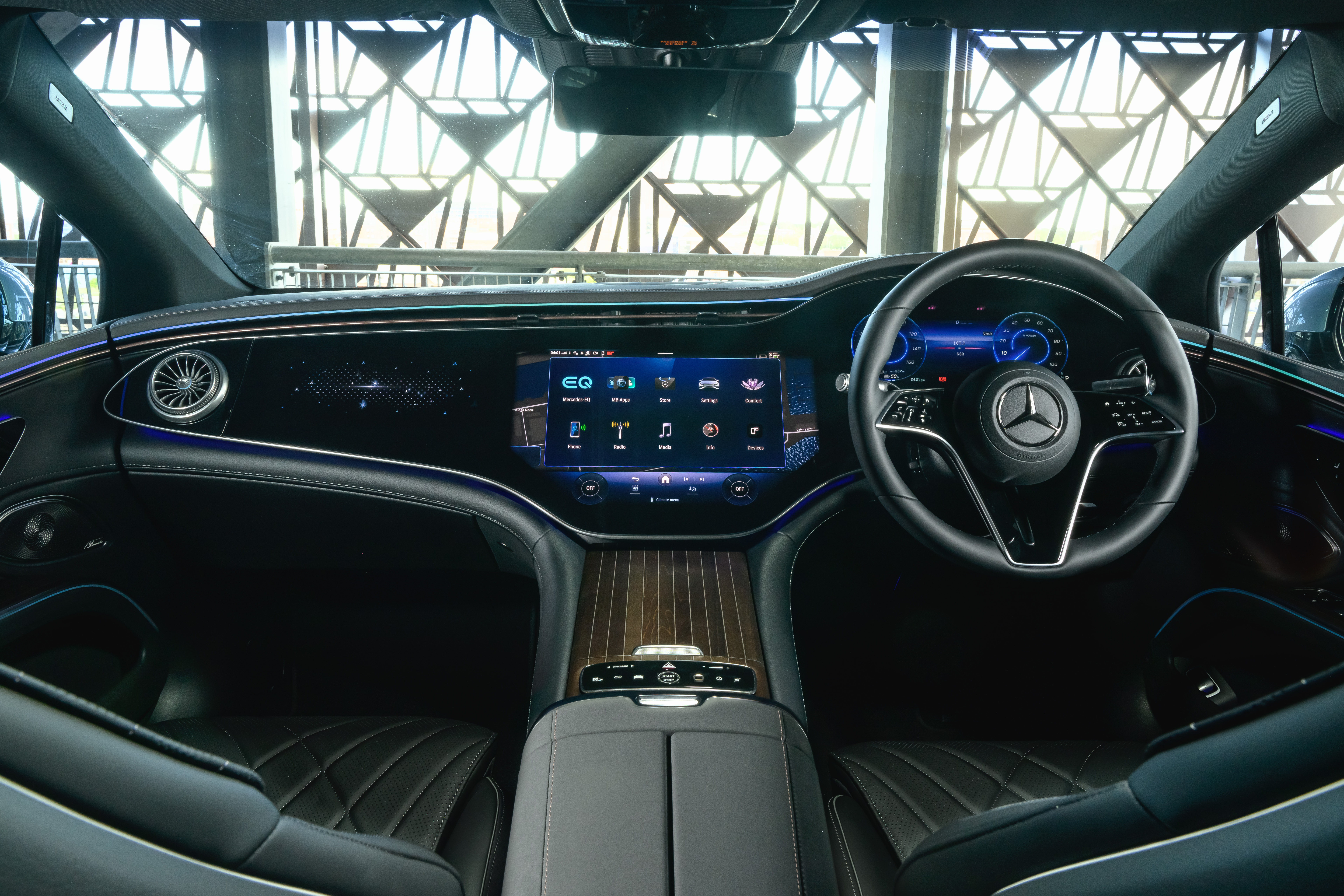 Mercedes EQS