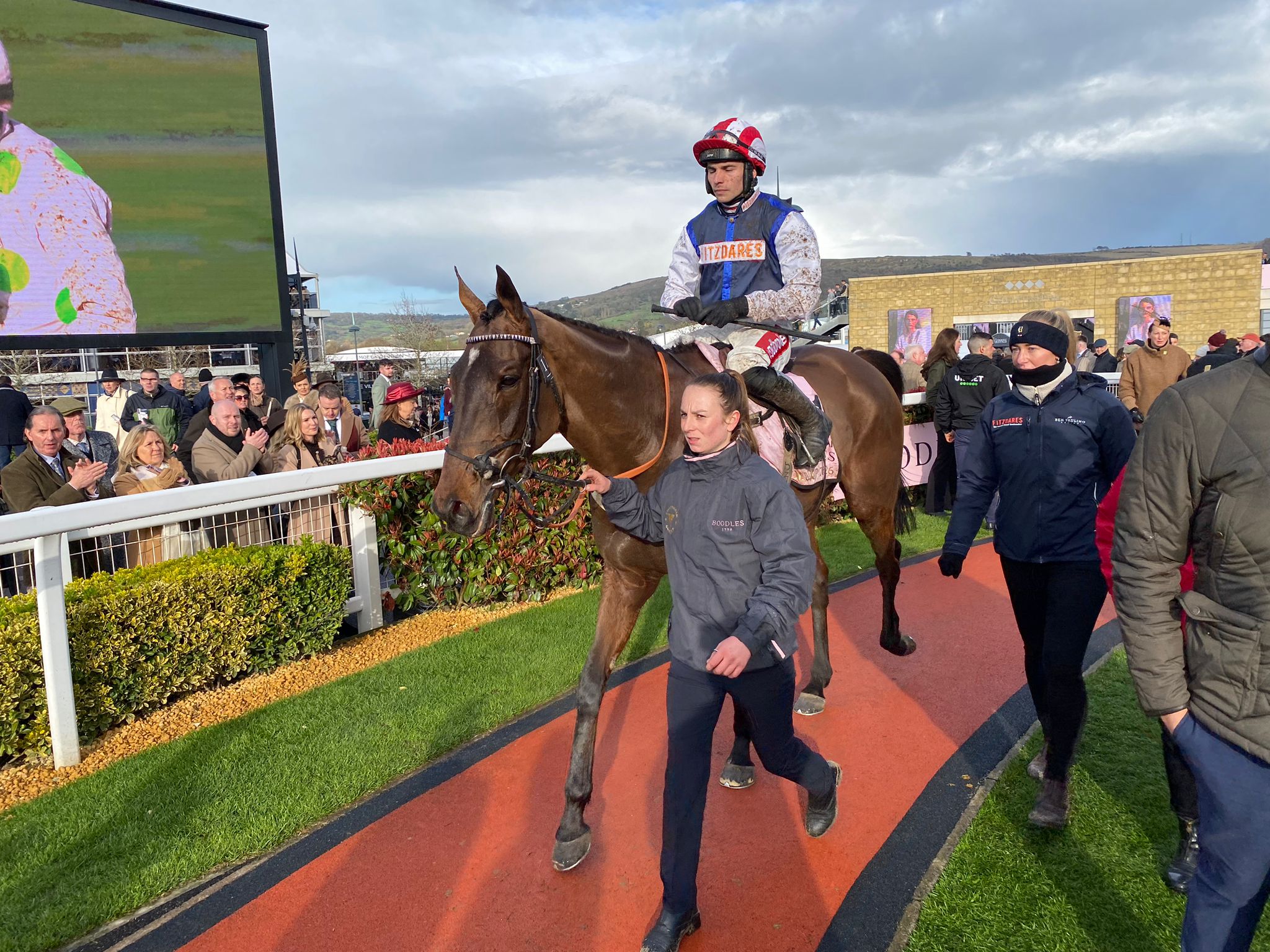 The Jukebox Man after the Gold Cup