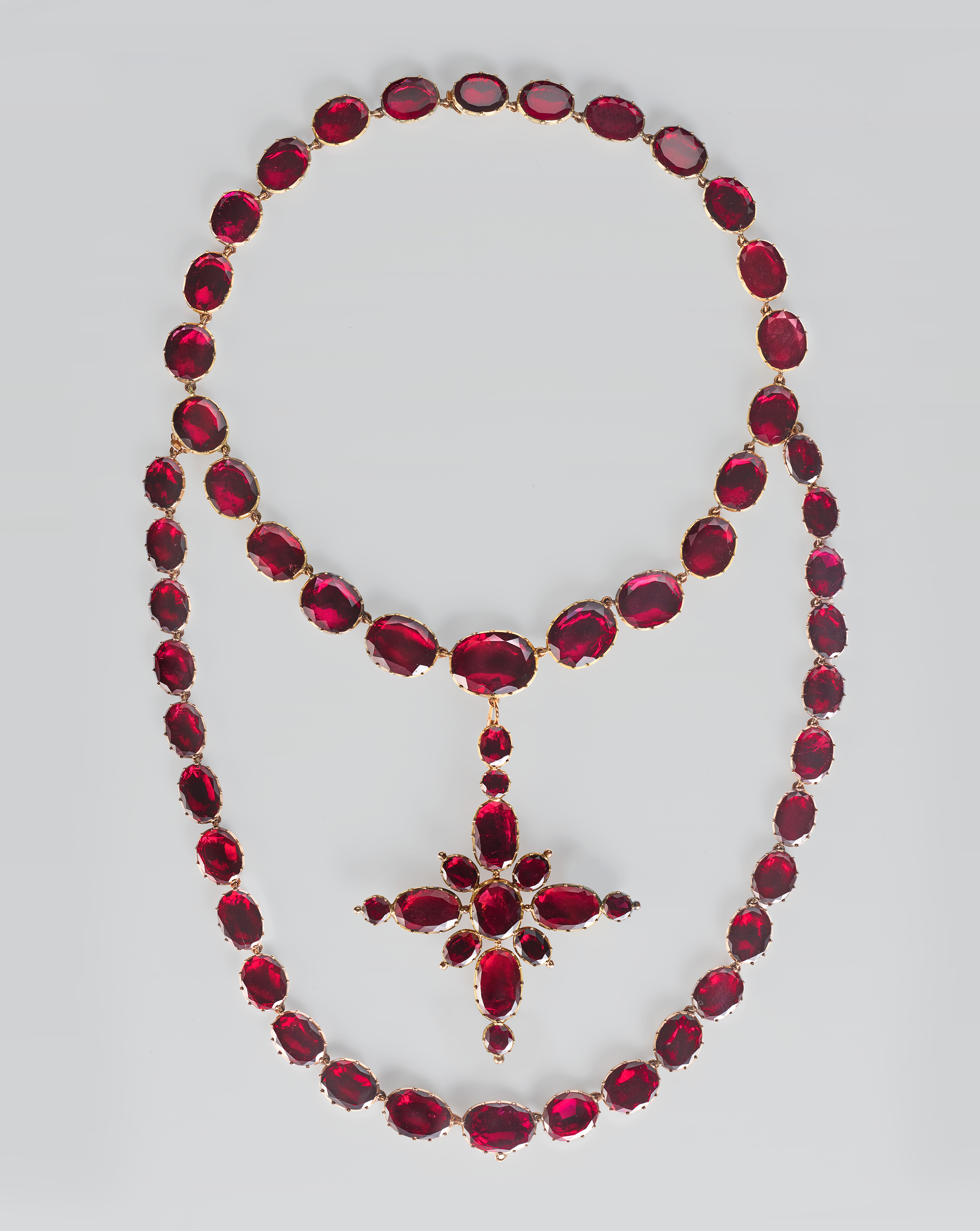 Necklace from Queen Charlotte’s set of garnet jewels, dated from the late 18th century