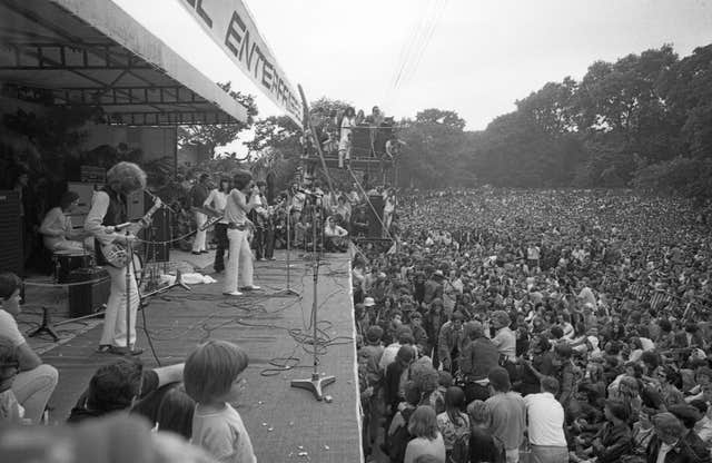 Rolling Stones-Disputed Guitar