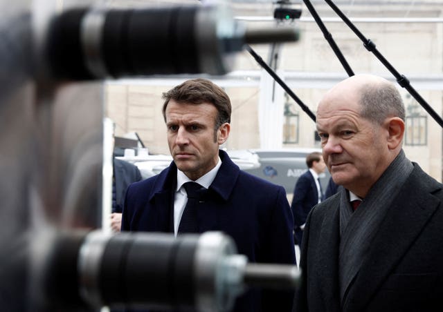 French president Emmanuel Macron, left, and German chancellor Olaf Scholz
