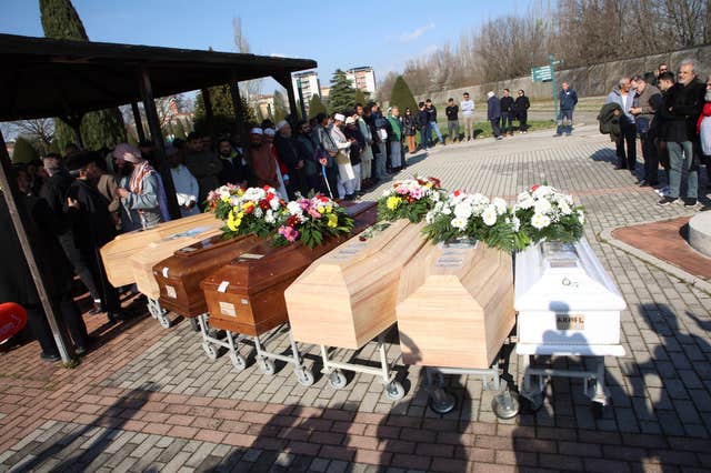 Shipwreck victims burial