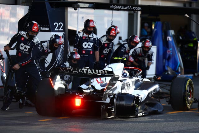 Yuki Tsunoda lost a tyre