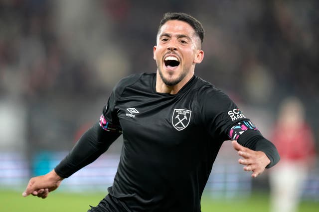 Pablo Fornals celebrates the winner