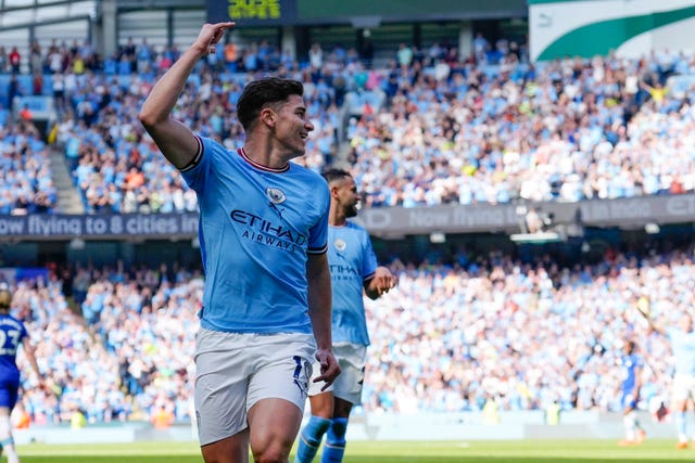 Champions Manchester City finish with a flourish at home