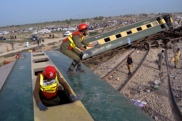 Pakistan Train Crash