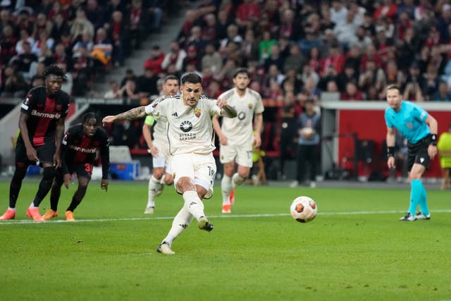 Roma’s Leandro Paredes scores a penalty