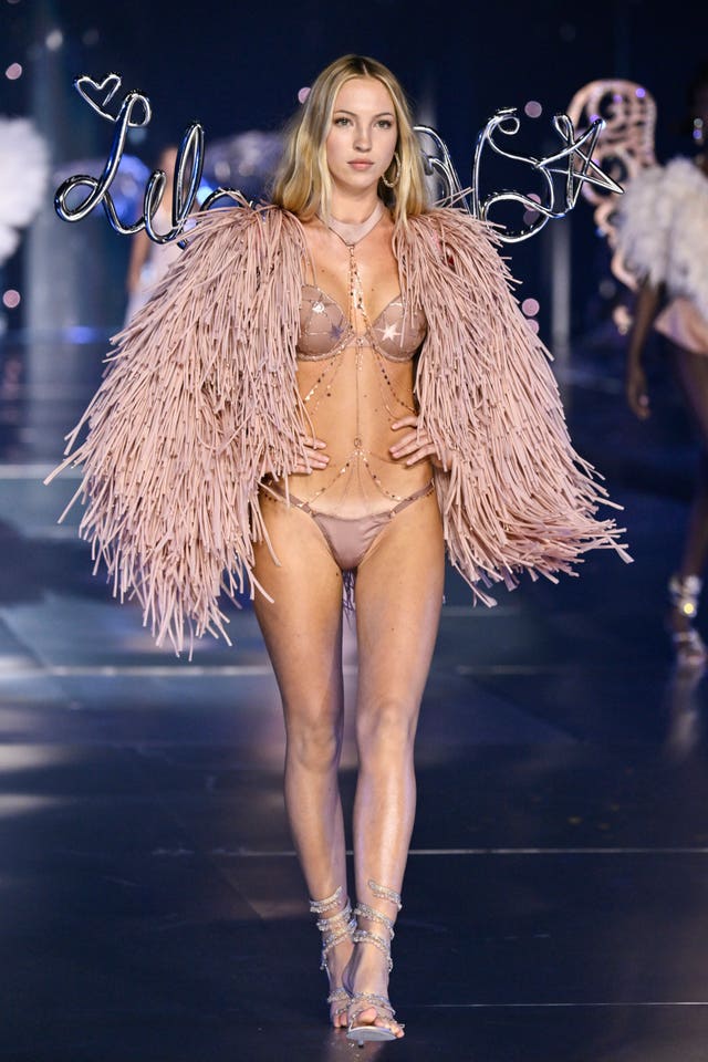 2024 Victoria’s Secret Fashion Show – Show