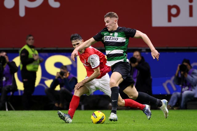 Sporting’s Viktor Gyoekeres is chased by Braga’s Paulo Oliveira