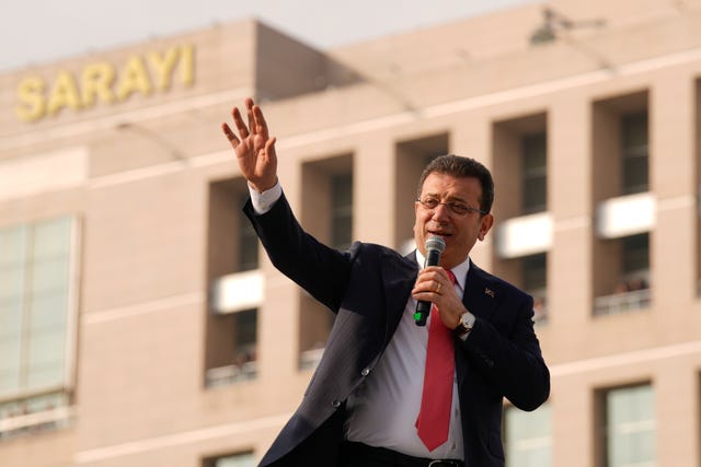 The mayor of Estanbul, Ekrem Imamoglu, addresses the followers 