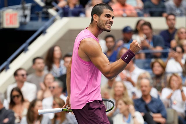 Carlos Alcaraz clenches his fist
