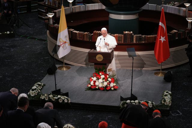 Pope Leo delivering his speech in the presidential palace’s national library in Ankara