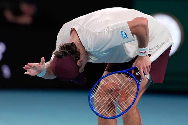 Alex De Minaur shows his frustration