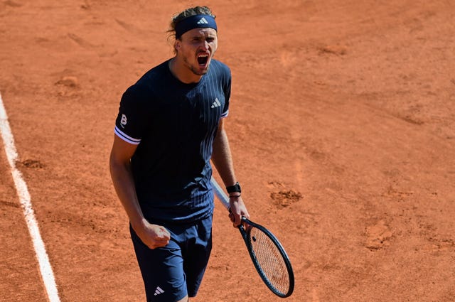 Alexander Zverev celebrates winning the third set