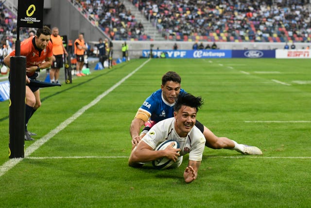 Marcus Smith crosses for England