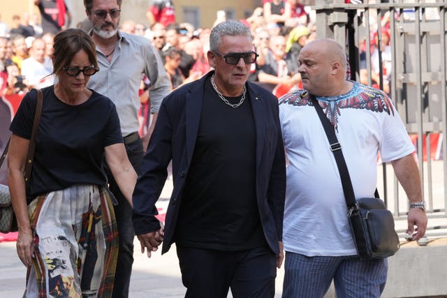 Roberto Baggio walking