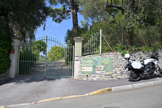 The entrance of the Renoir Museum