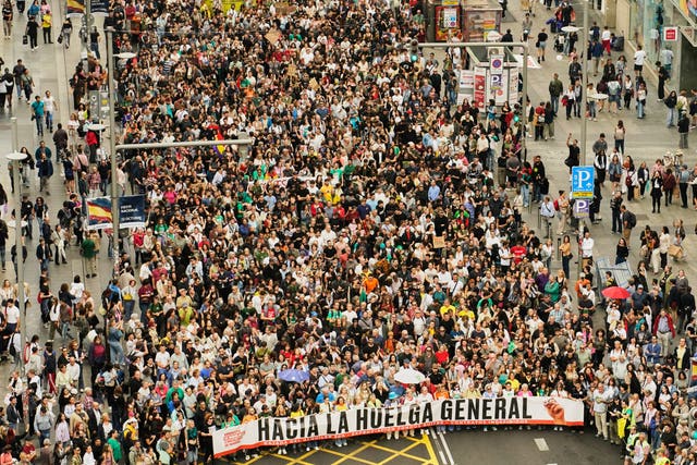 People demonstrate to demand stronger laws to protect renters