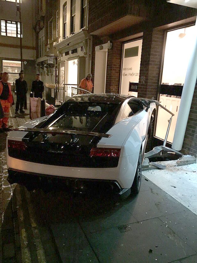 The crashed Lamborghini Gallardo