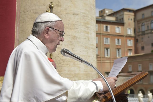 Pope Francis delivers his Urbi et Orbi